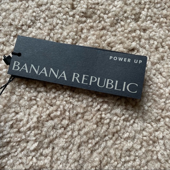 NWT Banana Republic Power Up Charging Pack with Mini Wallet/Purse - Picture 4 of 10